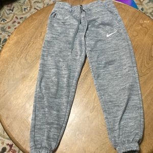 Girls grey Nike sweatpants